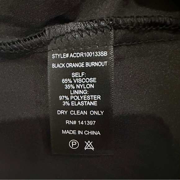 Astr The Label Gaia Floral Midi Dress
Black Orange Burnout  size Large - Picture 14 of 16